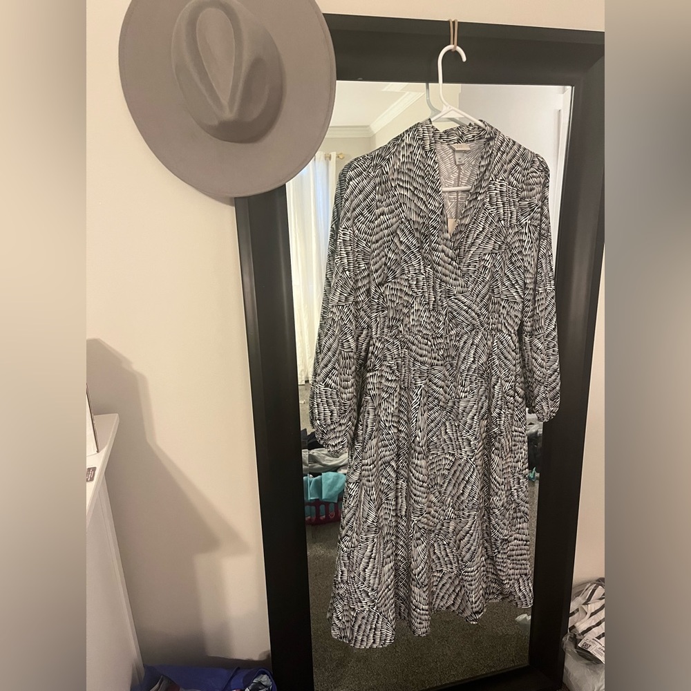 Women’s A New Day Black and White V-Neck Patterned Faux Wrap Dress XS